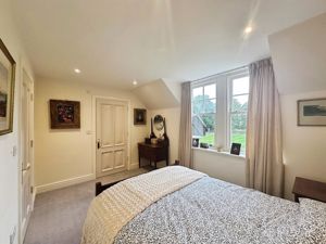 Photo 7- click for photo gallery